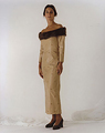 Peletería humana. Vestido de tetillas masculinas